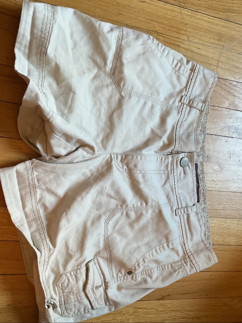 Gloria Vanderbilt Light Cream Cotton Bermuda Shorts